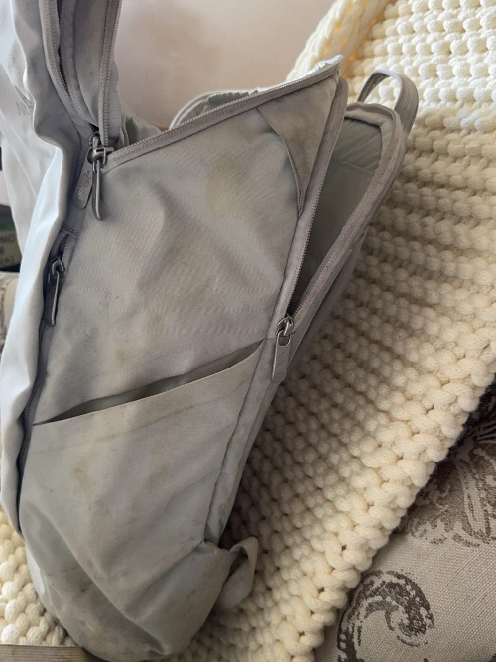 The North Face Light Gray Men’s Backpack - Minimal Urban Pack